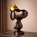 Crowned Presence – Smoked Metallic Royal Sculpture