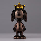 Crowned Presence – Smoked Metallic Royal Sculpture